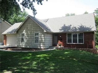 1700 NE 69th St, Gladstone, MO 64118