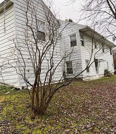 2nd image of 112 Hill St