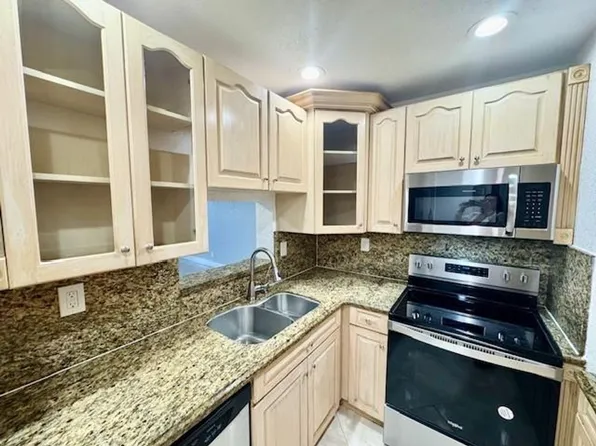 5881 NW 16th Pl APT 227, Sunrise, FL 33313