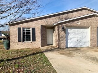 1335 N Colorado Dr, Fayetteville, AR 72704
