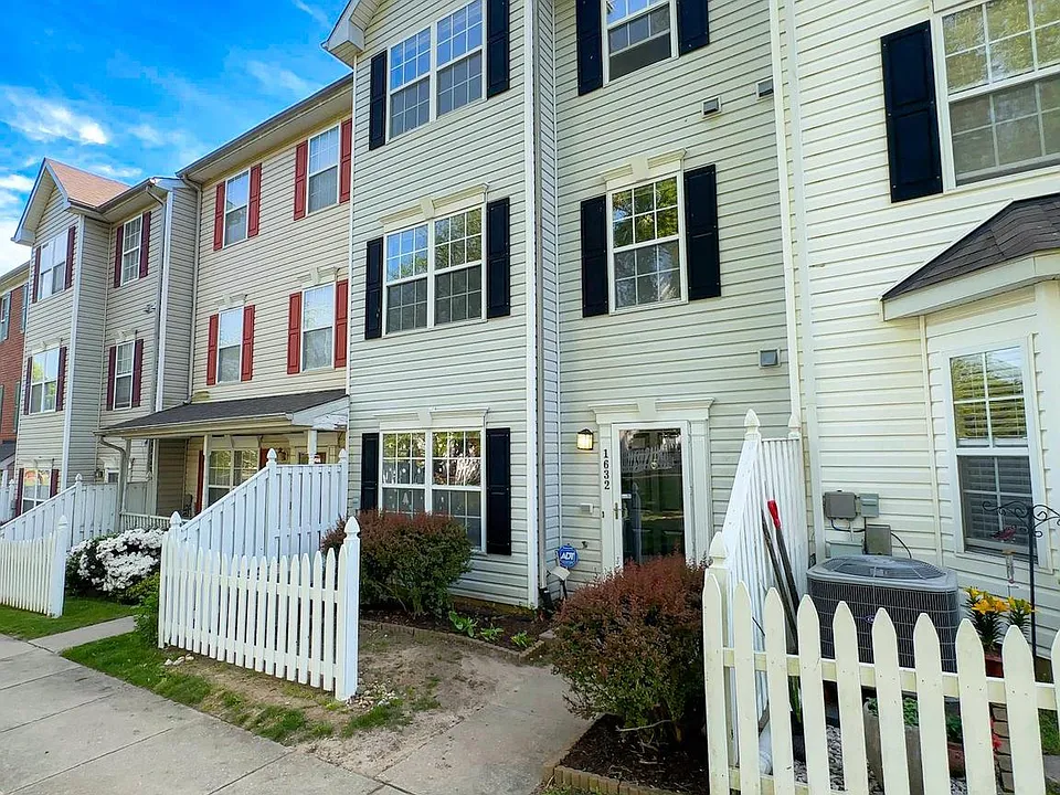 1632 Briarview Ct #50