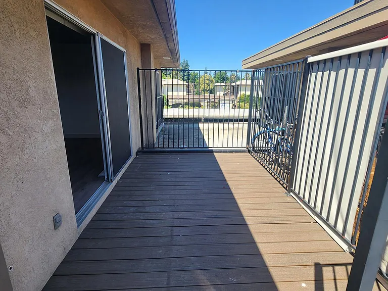 5994 Lake Crest Way #15 — Photo 29