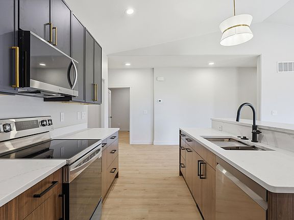 4th image of 1371 Morado Dr