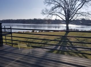 640 Edgewater Dr, Spring Lake, MI 49456