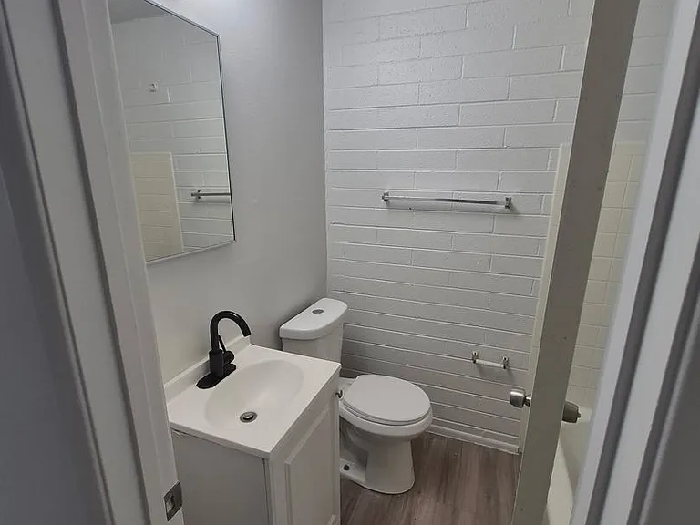 2053 N Alvernon Way — Photo 5