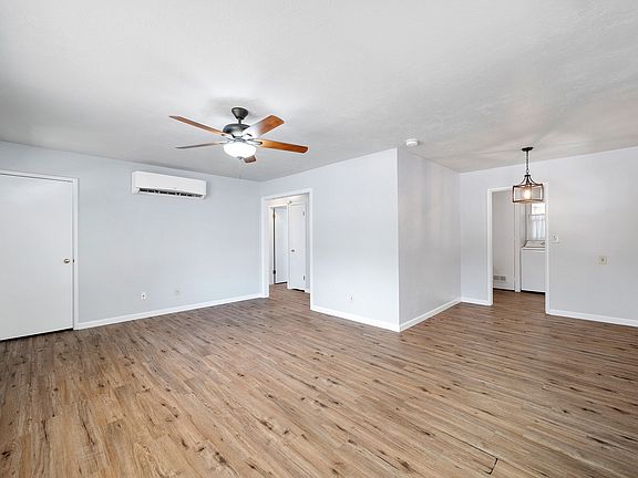5th image of 123 S Washington Ave