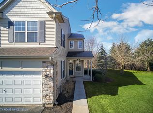727 Dillon Ct, Grayslake, IL 60030