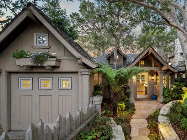 4 Dolores St, Carmel, CA 93923