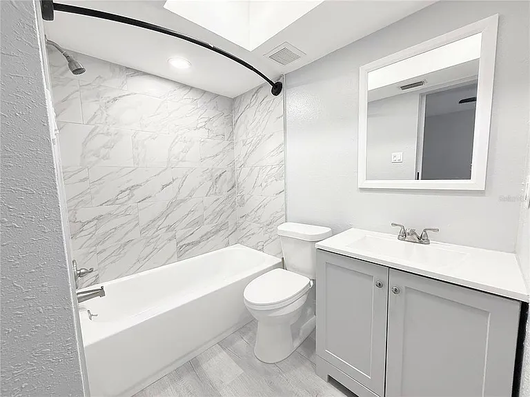 1231 Illinois Ave #1 — Photo 8