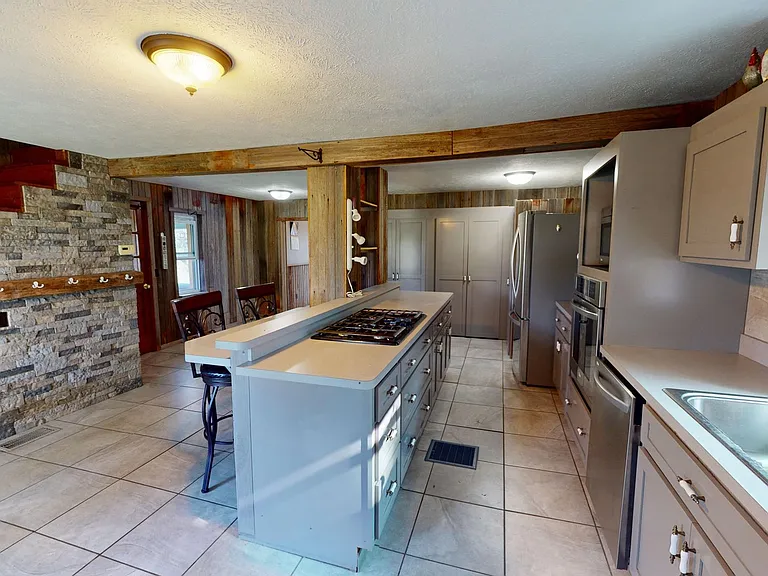 3806 Plymouth East Rd — Photo 6