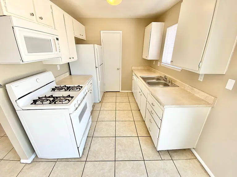 3576 Covey Ln — Photo 4