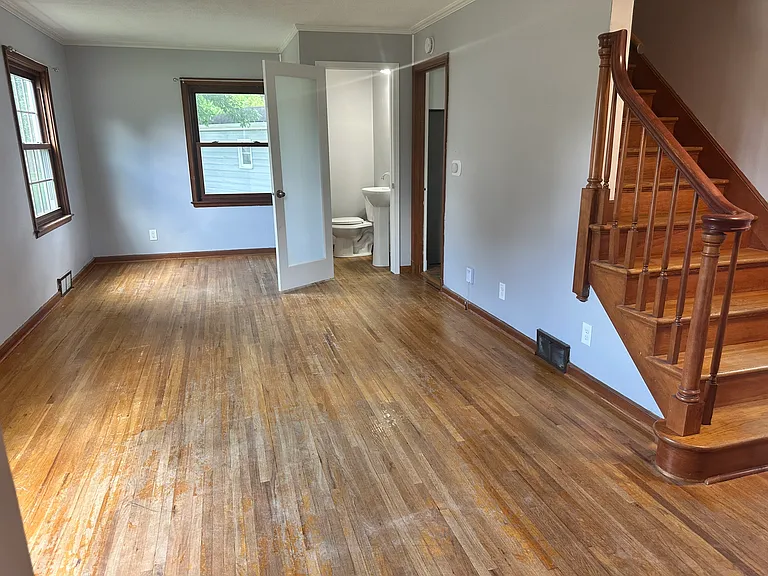 1010 SW Kenworthy Dr — Photo 5