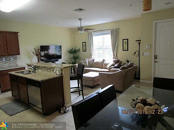 4th image of 276 SW 7th Ct #276