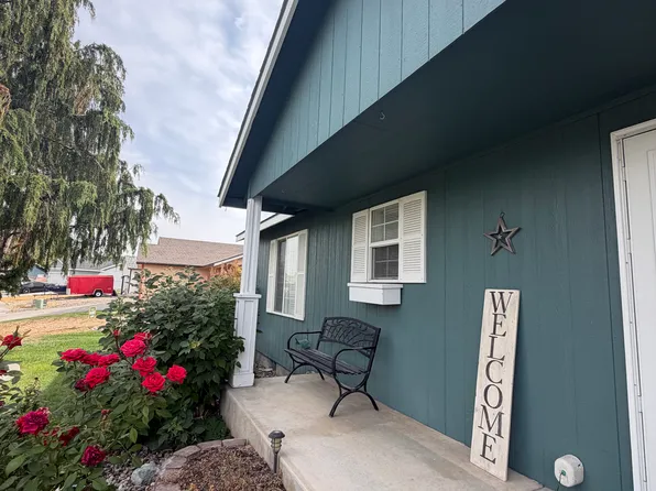 4902 Sierra Dr, Pasco, WA 99301