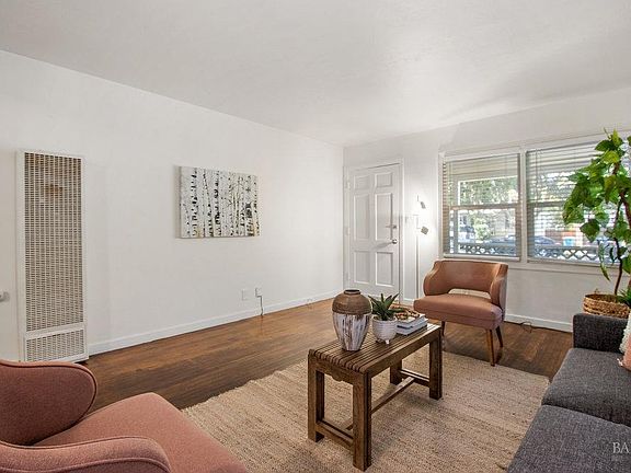 4th image of 560 Annette Avenue