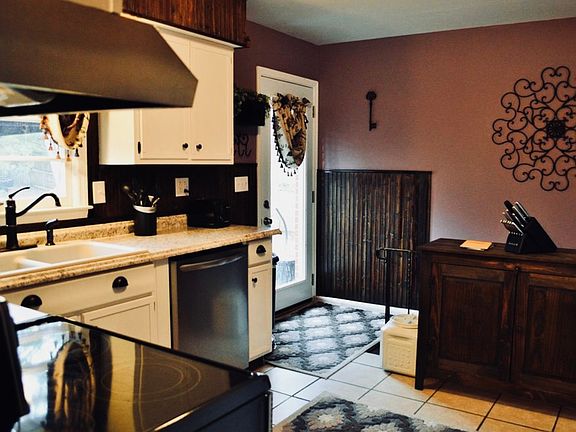 2nd image of 3029 Stanford Dr