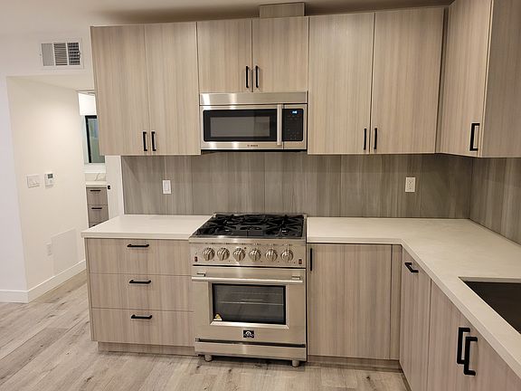 5th image of 11563 Iowa Ave #11563