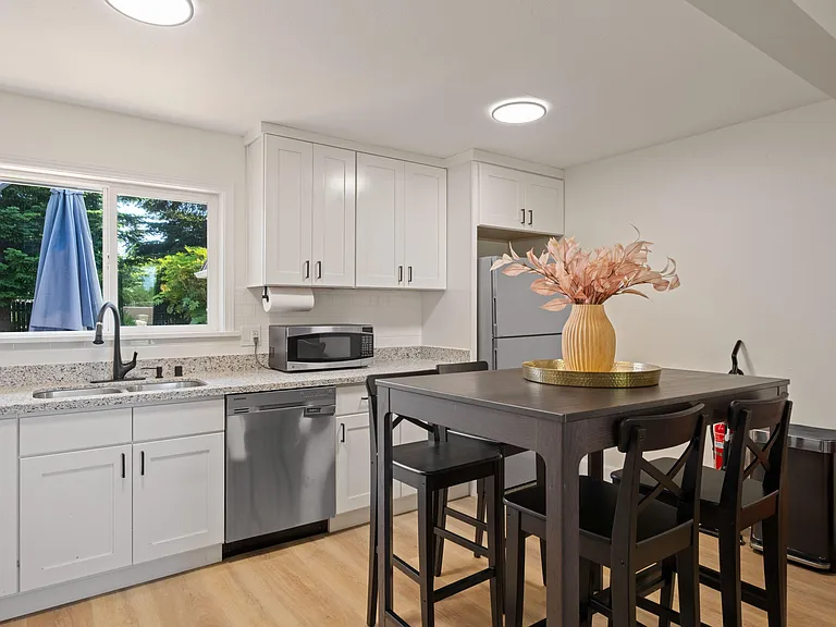 Barnes Ln S — Photo 8