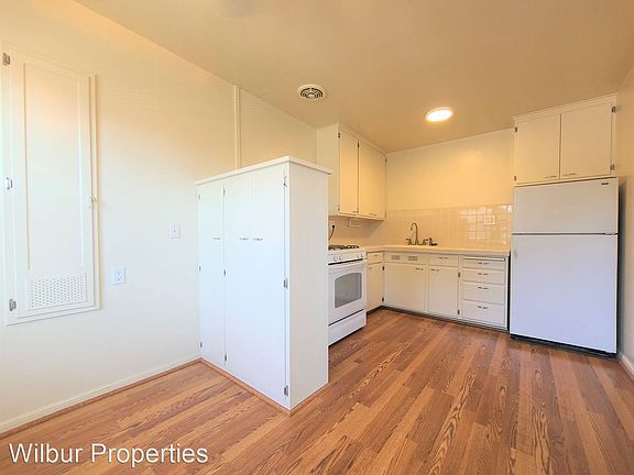 5th image of 775 S Shoreline Blvd APT 6