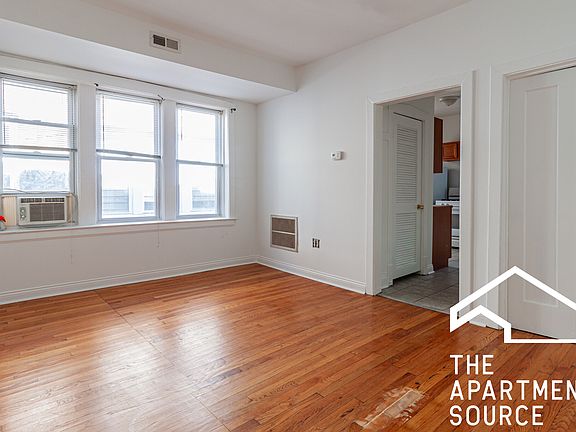 4th image of 1125 N Christiana Ave APT 3