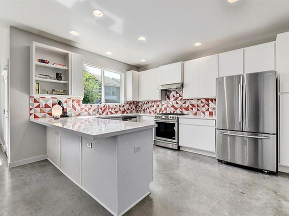 4th image of 5616 S 1st St Unit 33