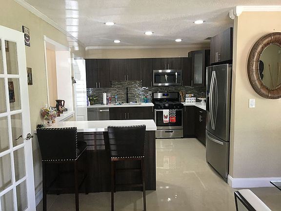 3rd image of 18601 Belview Dr