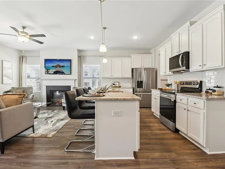135 Stanchion Dr — Photo 4