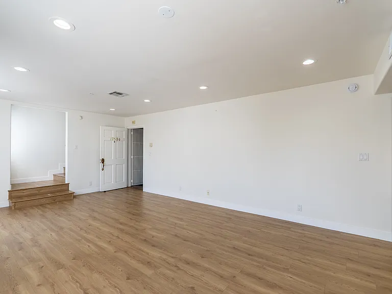 1758 N Alexandria Ave #1758.5 — Photo 12