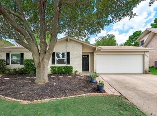 513 Shelmar Dr, Euless, TX 76039