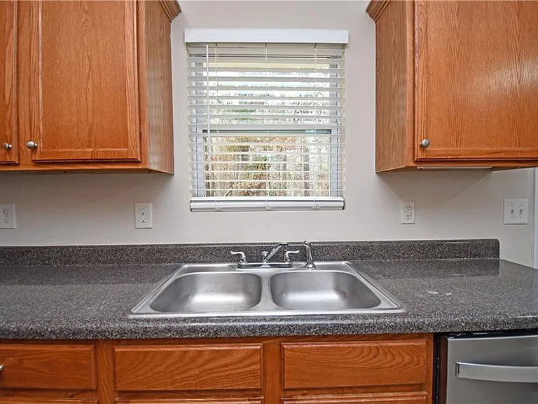 639 Mill Stone Blf #A — Photo 6