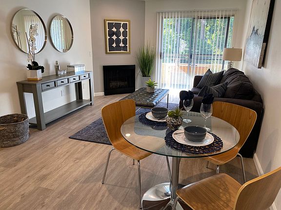 5th image of 6205 Woodman Ave APT 211