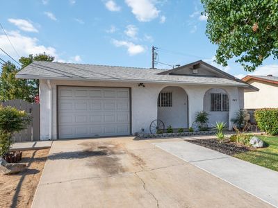 4003 E El Monte Way, Fresno, CA, 93702