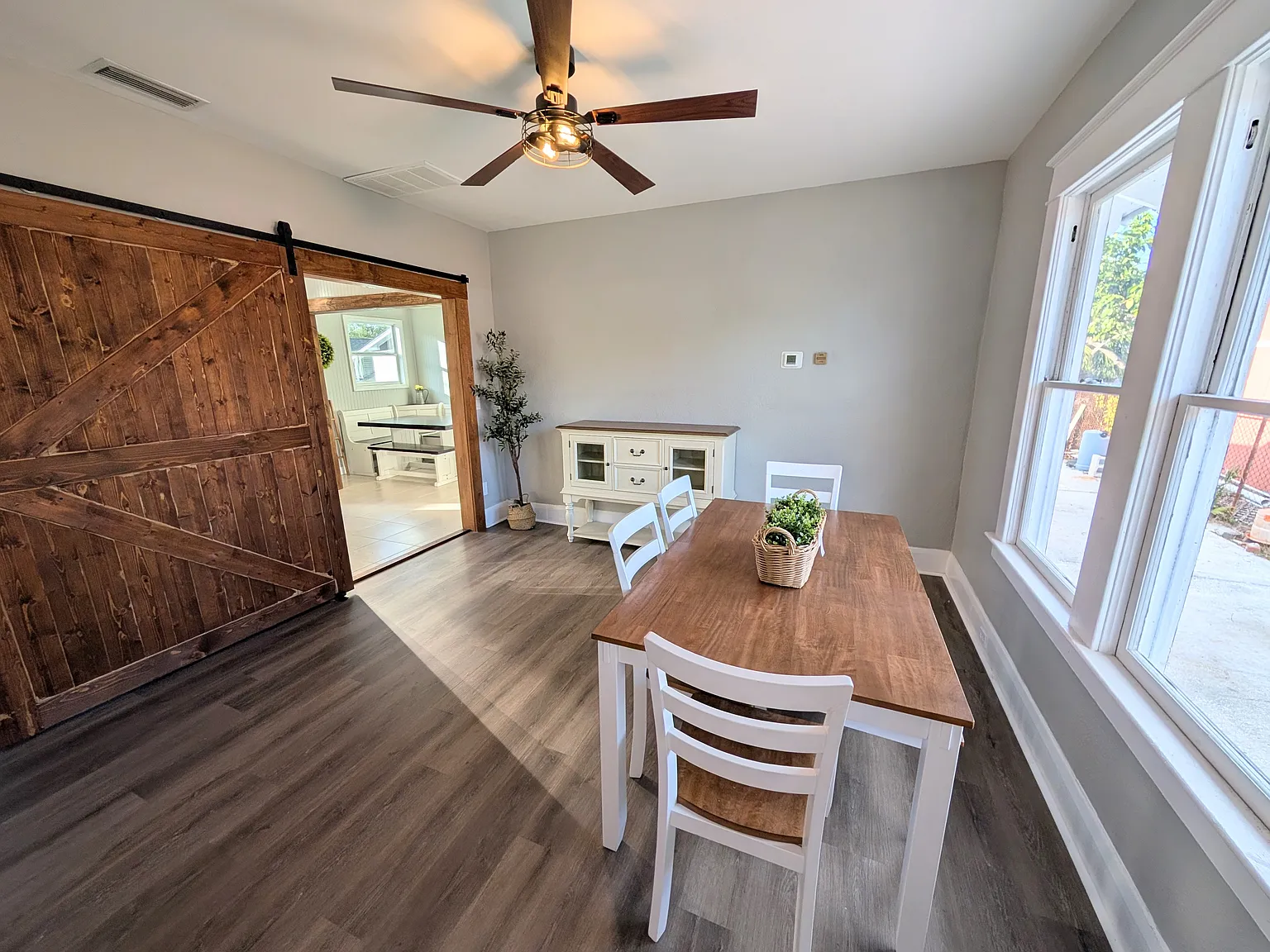 3 bed, 1200 sqft, $3,600 — Photo 4