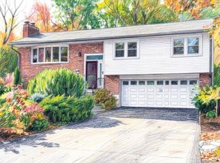 114 Chickering Rd, Dedham, MA 02026