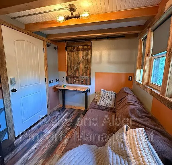 6519 NW Saint Helens Rd — Photo 2
