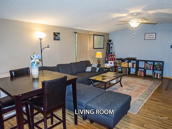 3rd image of 12457 Holdcroft Ln