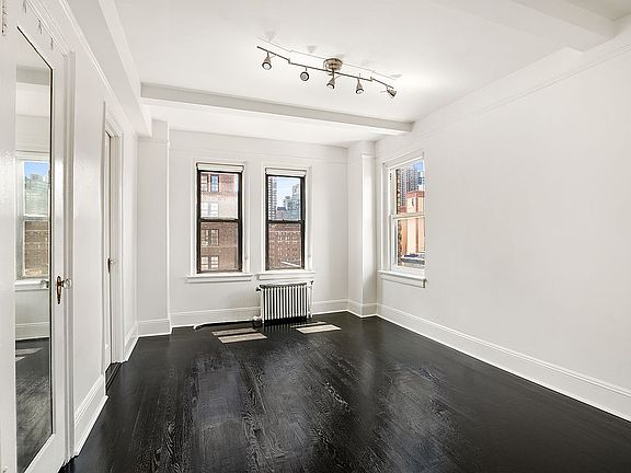 4th image of 49 W 72nd St APT 12E