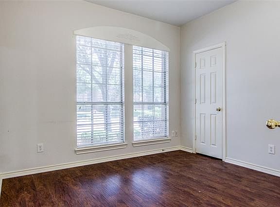 3rd image of 834 Soapberry Dr