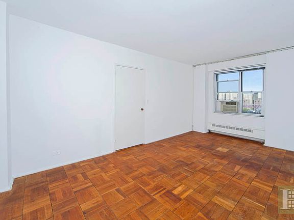 5th image of 570 Grand St #M1503