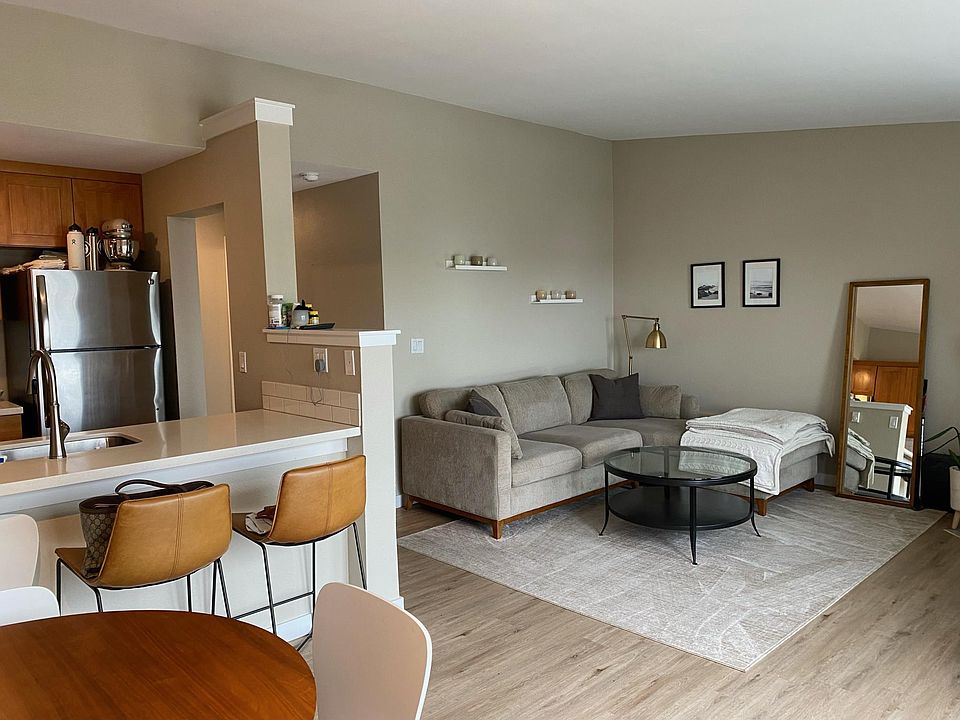 1st image of 10132 NE 64th St APT 13