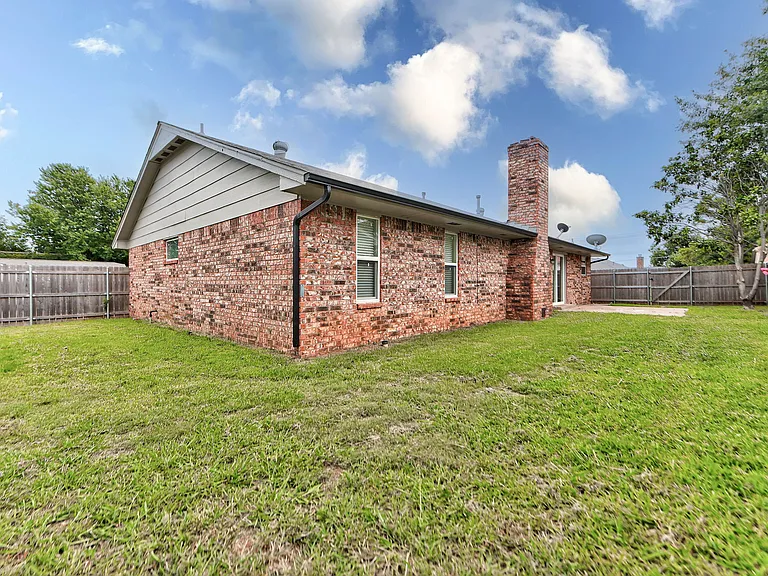 501 N Morgan Dr — Photo 39