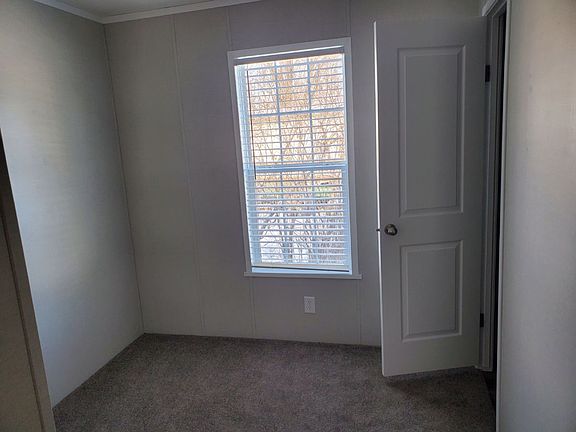 5th image of 4 Ontario Ln