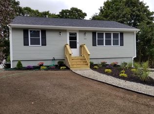 120 Gardners Neck Rd, Swansea, MA 02777