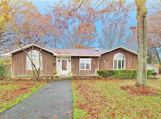 2 Ross St, Holtsville, NY 11742