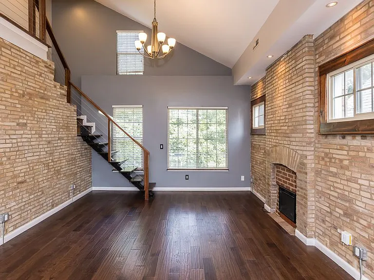 232 S Monroe Ave #UPSCALE LOFT — Photo 4