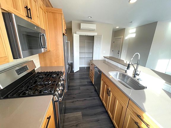 2nd image of 2311 E John St Unit 7