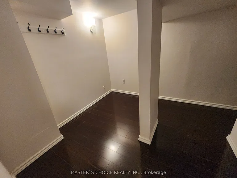 82 Bellagio Cres #BASEMENT — Photo 11