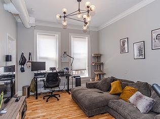 1304 W Ohio St APT 2F, Chicago, IL 60642