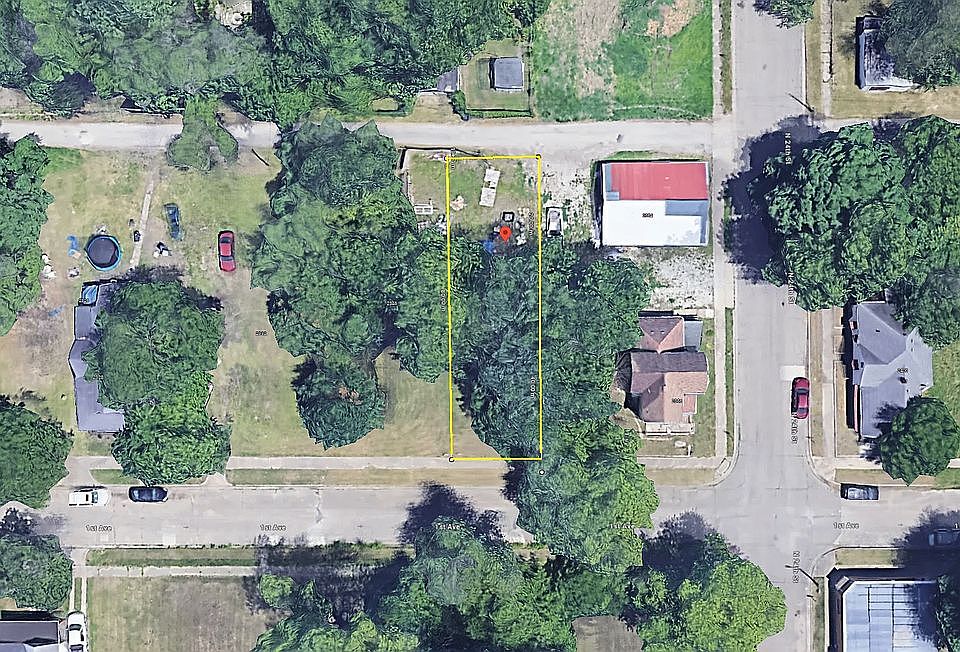 2nd image of 2348 1st Ave