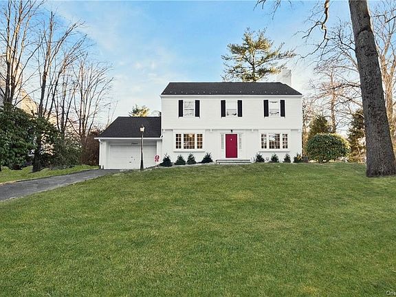 2nd image of 15 Beechwood Ln